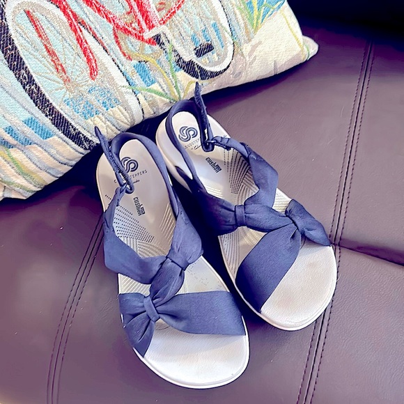 »-Clarks-»Cloudstepper Adjust Strappy Cloth Sandal Platform OpenToe Soft… - Picture 5 of 16